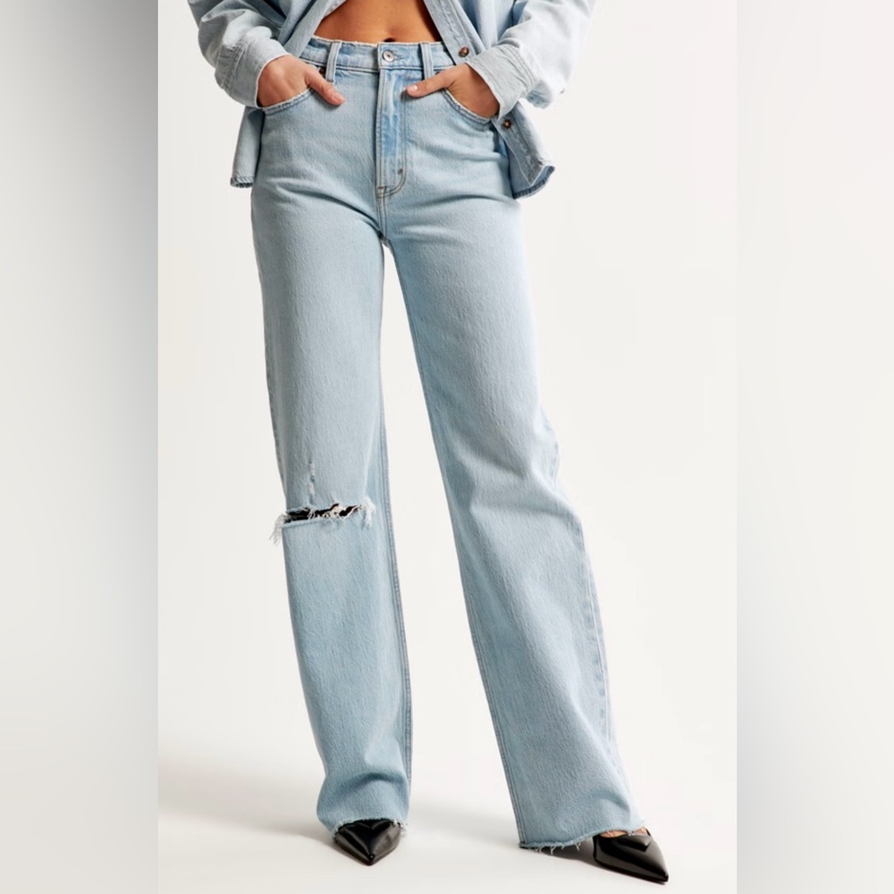 Abercrombie & Fitch Light Blue 90s Relaxed high rise jeans - Picture 3 of 10